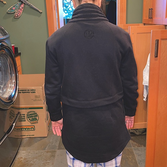 Lululemon XS/S black business/sportswear jacket - Picture 2 of 4
